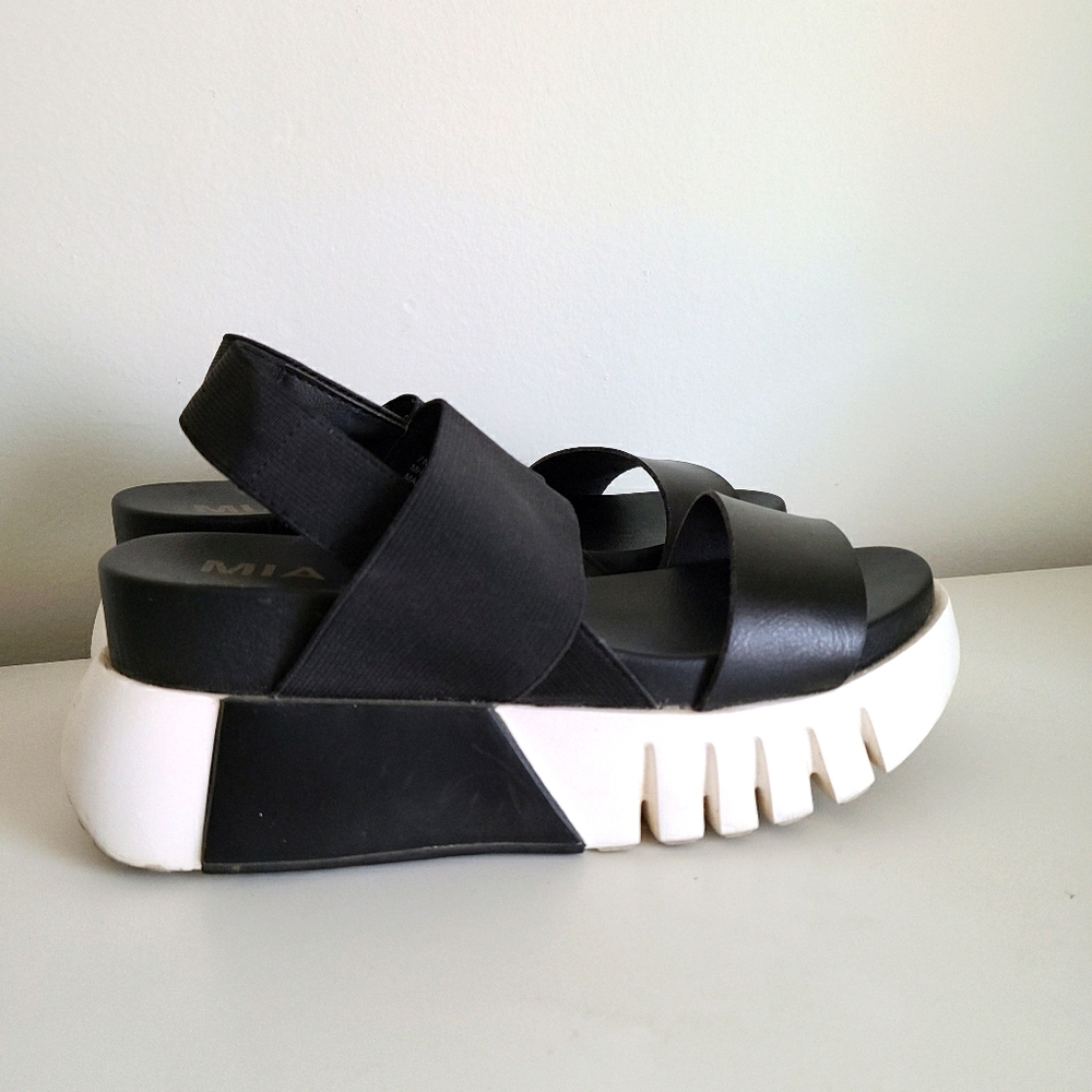 1.5" Platform Mia sandals